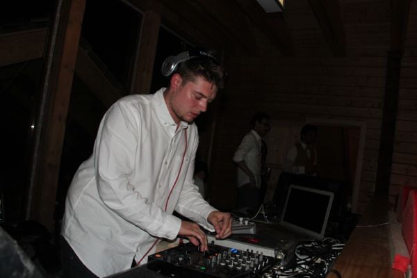 Electro Swing at Rikkyz